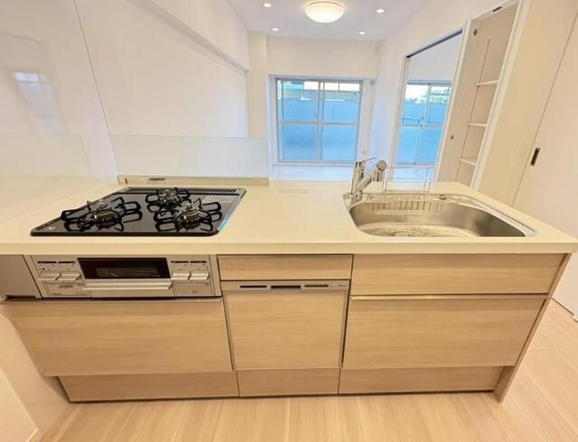 3LDK Apartment for Sale in Kohoku Ward, Yokohama, Kanagawa - Thumbnail 4