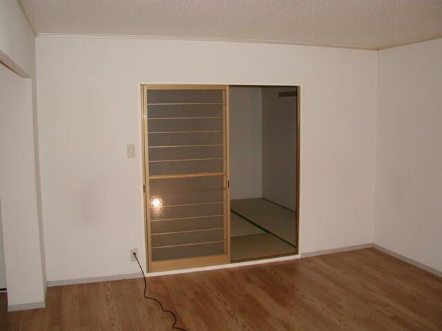 3LDK Apartment for Rent in Urawa Ward, Saitama - Thumbnail 4