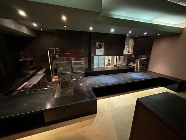 Komatsu Commercial Space for Rent - Former Izakaya, Near Station - Thumbnail 3