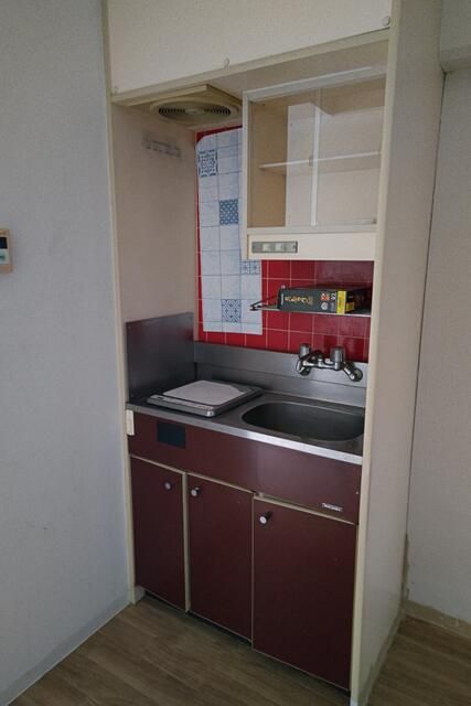 1R Apartment for Rent near Keikyu Tsurumi Station, Yokohama - Thumbnail 2