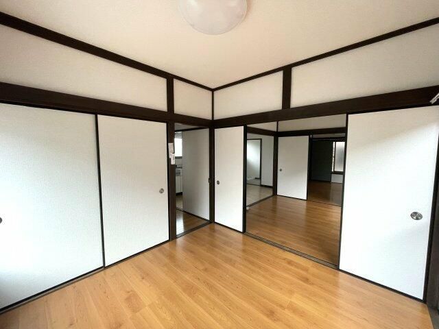 2LDK Single-Story Rental House in Miyashiro, Saitama - Thumbnail 3