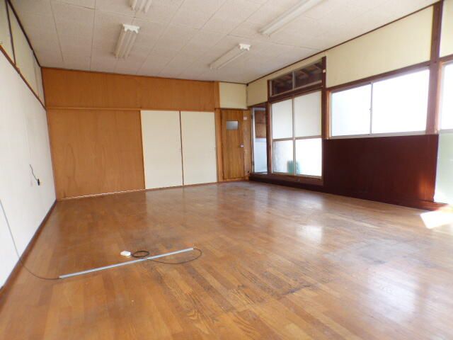 Office for Rent in Aizu-Wakamatsu, Fukushima - 56 sqm - Thumbnail 2