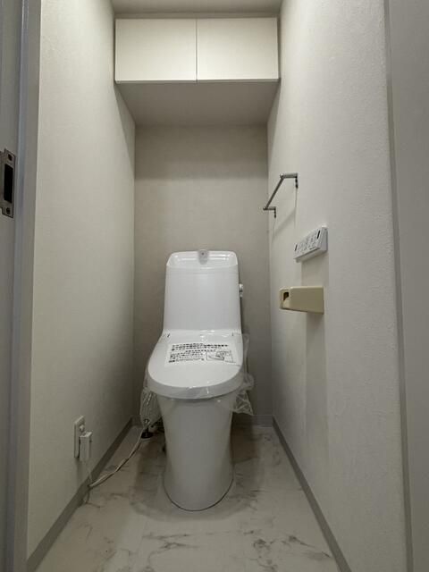 2LDK Apartment for Sale in Hodogaya-ku, Yokohama, 51.23 sqm - Thumbnail 2