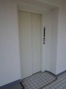 日神パレス青梅 2K Apartment for Sale in Ome, Tokyo - Thumbnail 2