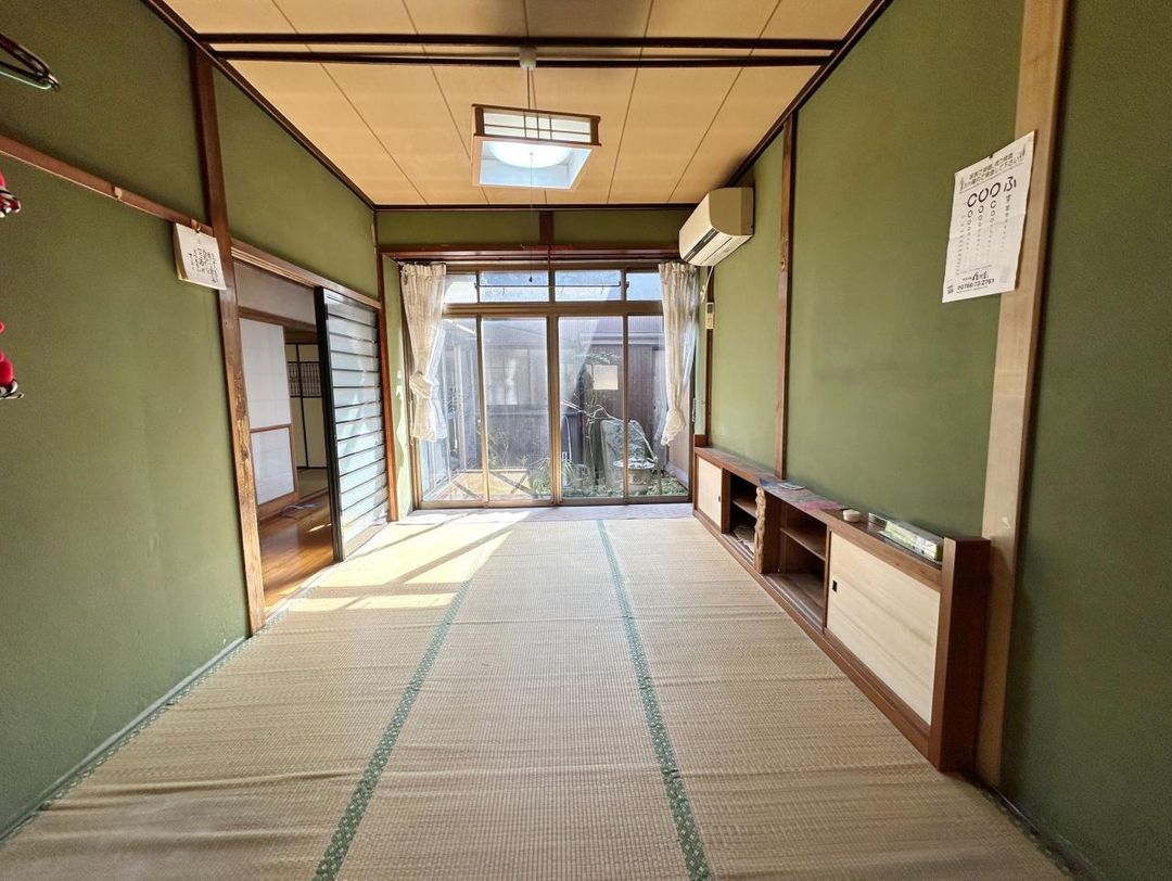 Large Combined House for Two Families in Imizu, Toyama - Thumbnail 3