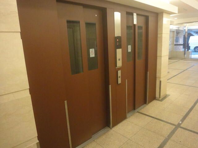 Shop Unit for Sale in Meguro's Aobadai, Tokyo - 27.83 sqm - Thumbnail 4