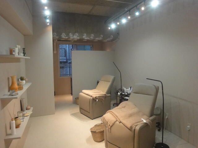 Shop Unit for Sale in Meguro's Aobadai, Tokyo - 27.83 sqm - Thumbnail 3