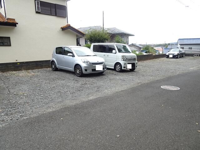 Rental Parking Space Near Tsurumaki-Onsen Station, Hadano - Thumbnail 2