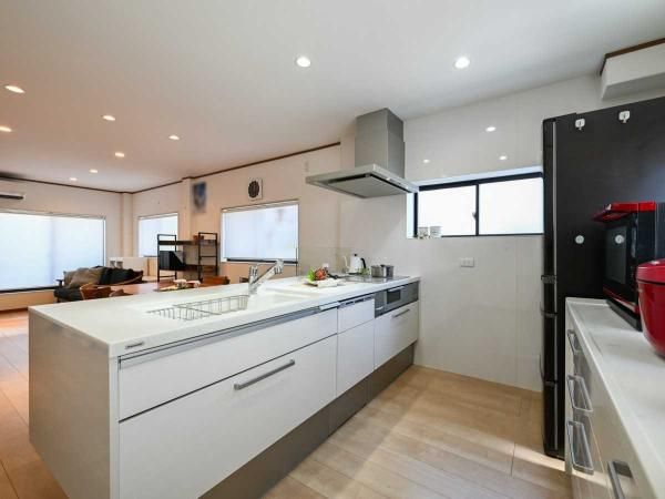 4LDK Steel-Frame House in Toyonaka, Osaka | 1996 Build, 2018 Renovation - Thumbnail 2