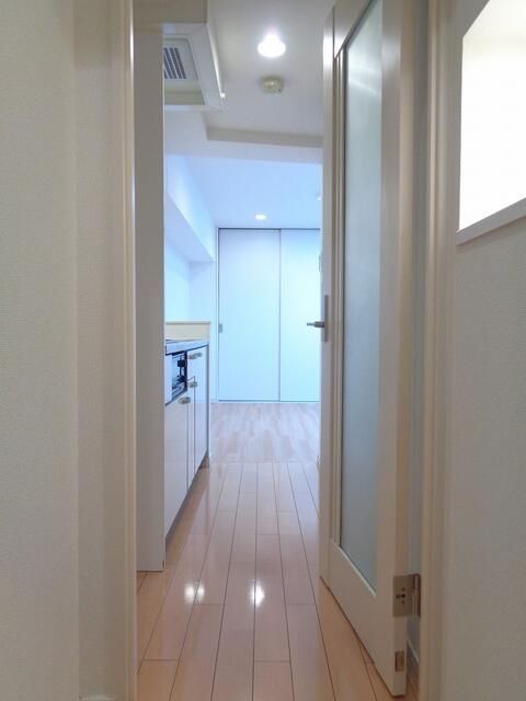 Studio Apartment for Sale in Bunkyo, Tokyo - 30.7 sqm - Thumbnail 4