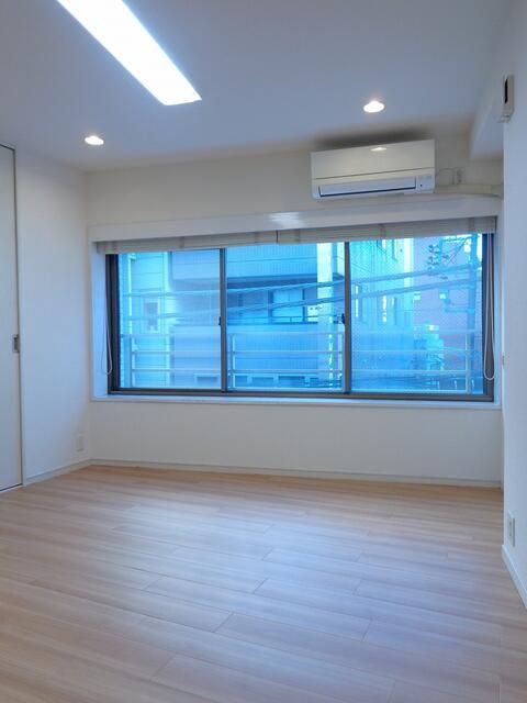 Studio Apartment for Sale in Bunkyo, Tokyo - 30.7 sqm - Thumbnail 2