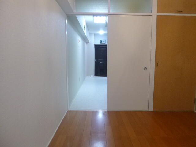 1K Apartment for Rent in Shinagawa, Tokyo - NIC Heim Hatomark - Thumbnail 3