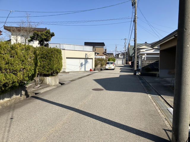 Land for Sale in Imizu City, Toyama Prefecture - 297.74 sqm - Thumbnail 2