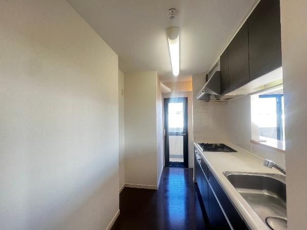 3LDK Apartment in Fuchu, Tokyo - Thumbnail 4
