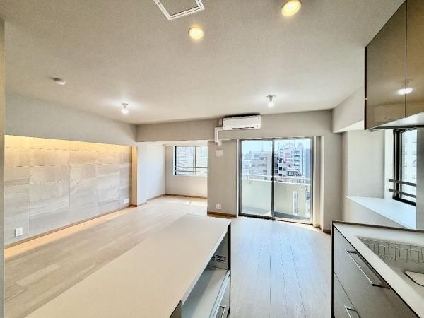 Granzu Oberu Sengoku 3LDK Apartment for Sale in Bunkyo, Tokyo - Thumbnail 3