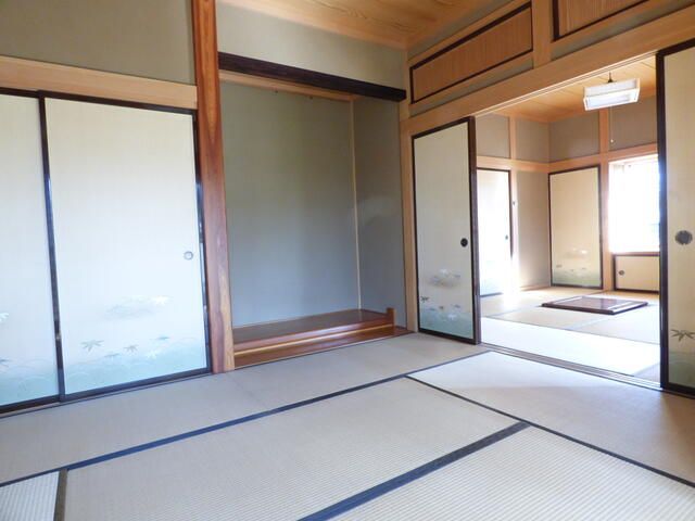 1995 4DK Detached House in Kofu, Yamanashi | 373 sqm Land - Thumbnail 2