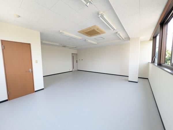 Tsukuba Commercial Space for Rent - 45.66 sqm Office/Retail near TX Station - Thumbnail 3