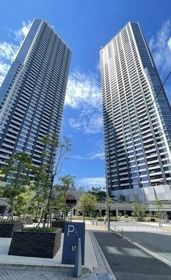 DEUXTOURS 2LDK Apartment for Sale in Tokyo Bay Harumi - Thumbnail 2