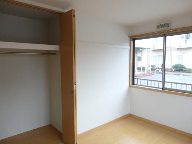 2LDK Apartment for Rent in Sano City, Tochigi - Thumbnail 3