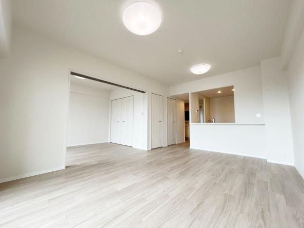 3LDK Apartment for Sale in Toda City, Saitama - Thumbnail 2