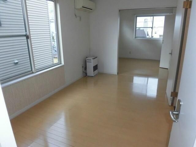 1DK Apartment for Rent in Sapporo Kita Ward with Pet Options - Thumbnail 3