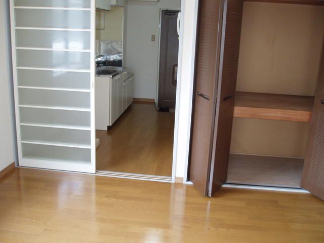 1K Apartment for Rent in Aoba-ku, Sendai - 25.90 sqm - Thumbnail 2