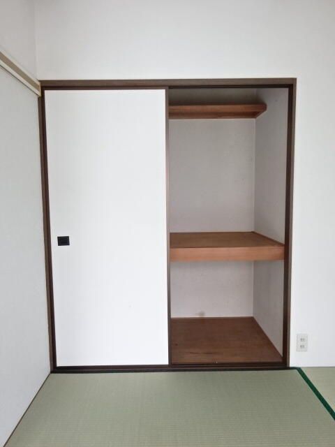 2LDK Apartment for Rent in Kitamoto, Saitama - Thumbnail 2