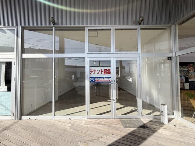 Stylish Terrace Shop for Rent in Kofu, Yamanashi - Thumbnail 3