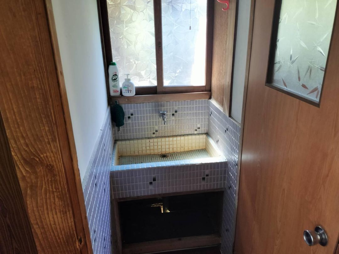 2LDK Wooden House with 3 Parking Spaces in Sasebo, Nagasaki - Thumbnail 2