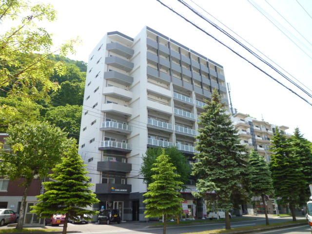 10-Story Apartment Building for Sale in Central Sapporo, Hokkaido - Thumbnail 3