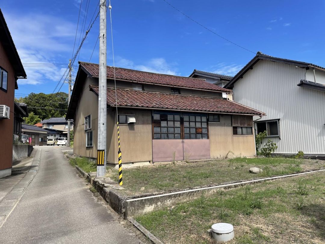 1971 11SK House on 595 sqm Corner Lot in Kaga, Ishikawa - Main Image