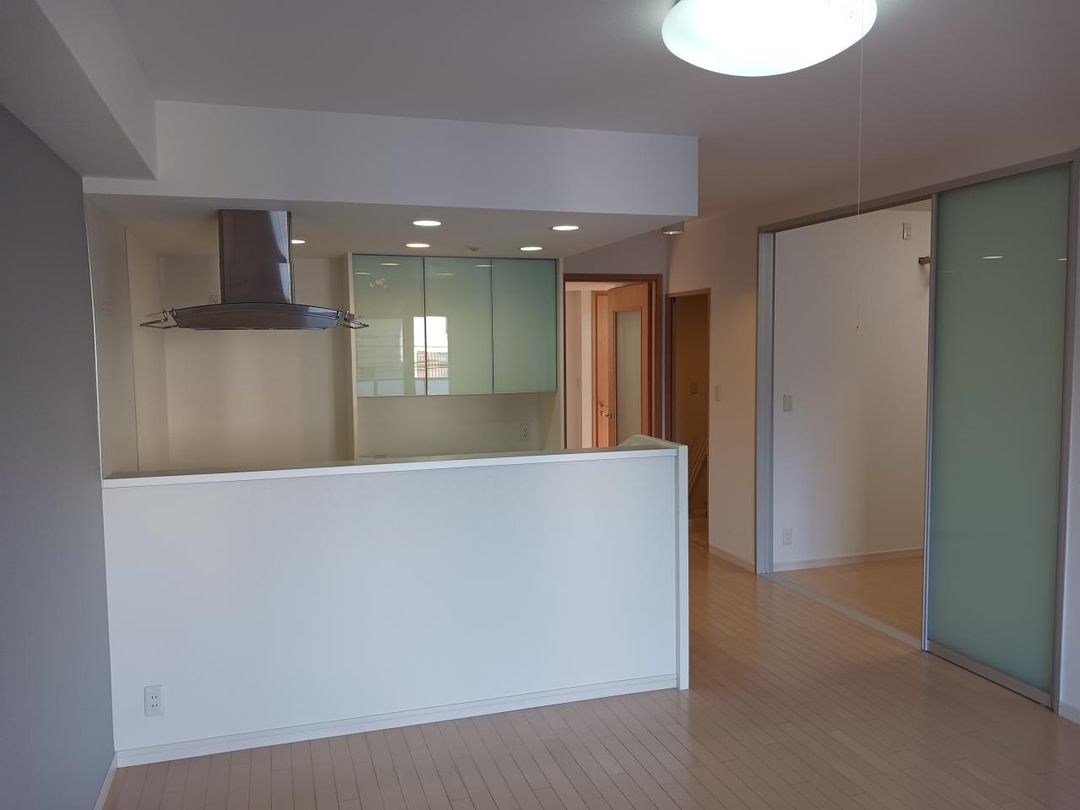 4LDK Apartment for Sale in Naha, Okinawa near Miebashi Station - Thumbnail 2