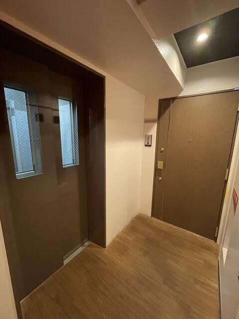 Leone Oshiage Cube 1K Apartment for Rent in Sumida, Tokyo - Thumbnail 4