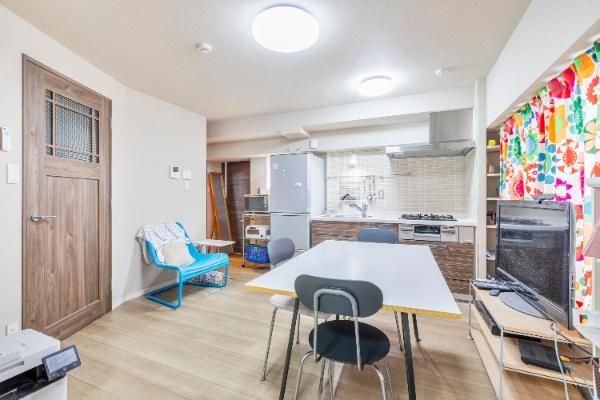 Chambre Yoyogi Uehara 2DK Apartment for Sale in Shibuya, Tokyo - Thumbnail 2