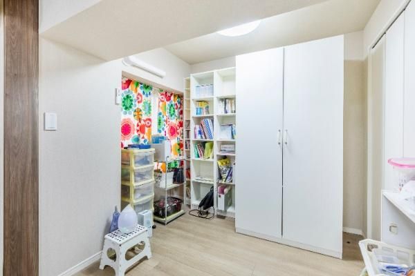 Chambre Yoyogi Uehara 2DK Apartment for Sale in Shibuya, Tokyo - Thumbnail 3