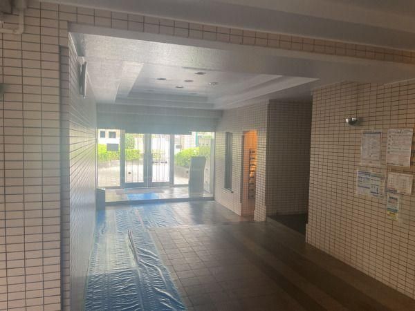 Used 2LDK Apartment for Sale in Chofu, Tokyo - 62.70 sqm - Thumbnail 3