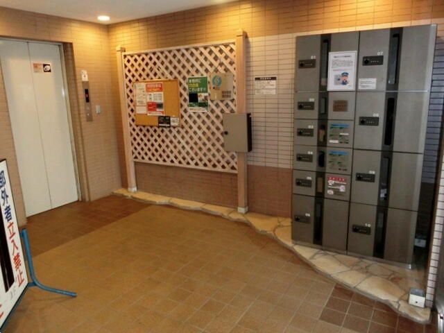Commercial Unit for Rent in Nakamachidai, Yokohama - 90 sqm - Thumbnail 4