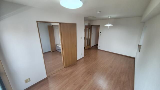 2LDK Apartment for Rent in Yokosuka, Kanagawa - 53 sqm - Thumbnail 4