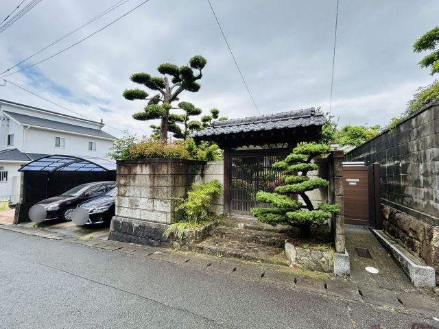 7DK House for Sale in Omuta, Fukuoka with Large Garden - Thumbnail 2