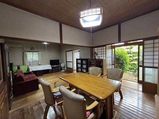 7DK House for Sale in Omuta, Fukuoka with Large Garden - Thumbnail 4