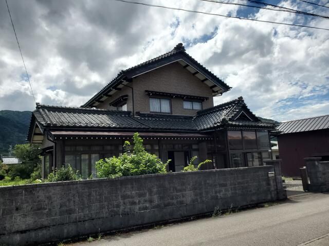 Spacious 7DK House with Workshop in Eiheiji Town, Fukui - Image 7