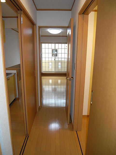 Rent Designer Apartment in Sendai with Balcony & Full Facilities - Thumbnail 2
