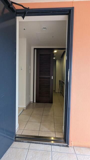 1LDK Resort Condo in Onna Village, Okinawa with Balcony & SOHO Suitability - Thumbnail 2