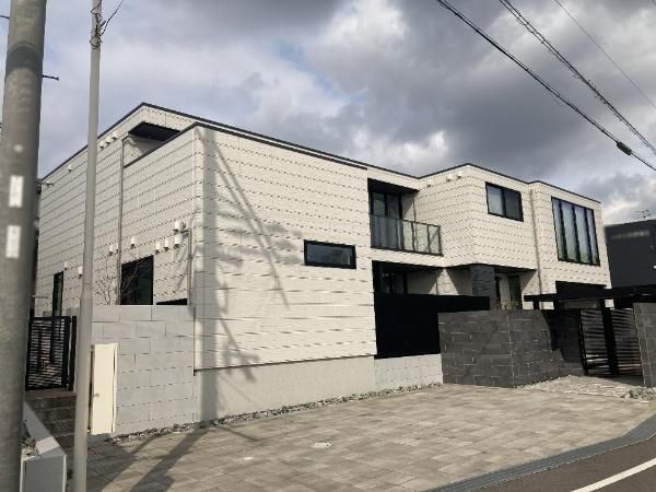 6LDK Modern House for Sale in Tondabayashi, Osaka - Thumbnail 2