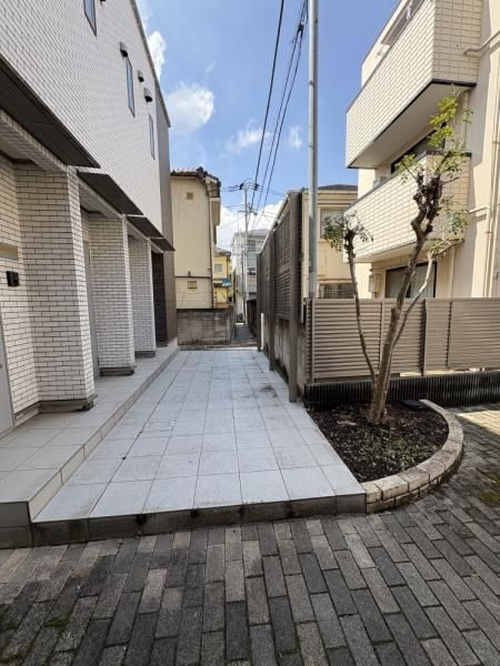 Apartment Building for Sale in Nakano, Tokyo - Thumbnail 3