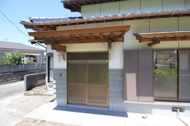 5DK Detached House for Sale in Iizuka, Fukuoka with 2 Free Parking Spaces - Thumbnail 2