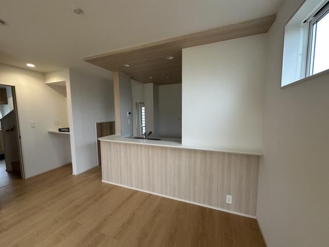 New 4LDK House for Sale in Kofu, Yamanashi - Quiet Residential Area - Thumbnail 4