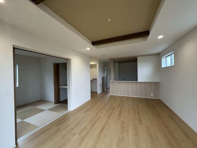 New 4LDK House for Sale in Kofu, Yamanashi - Quiet Residential Area - Thumbnail 3