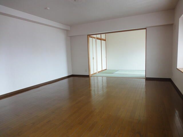 4LDK Apartment for Sale in Central Sapporo, Hokkaido - Thumbnail 3