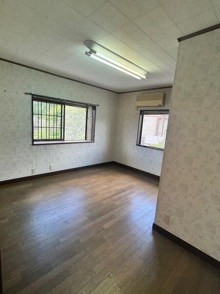 6SLDK Detached House for Sale in Ikoma, Nara - 222.88 sqm - Thumbnail 3